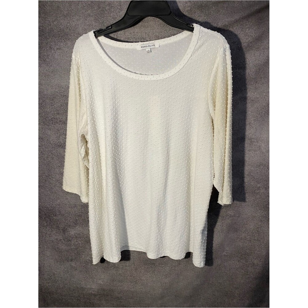 Rose + Olive 1X Top White Swiss Dot Back Button Scoop Neck 3/4 Sleeve Blouse